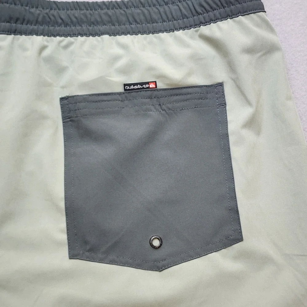 Quiksilver Mens Swim Trunks XXL Green Grey Quick Dry Stretch Board Shorts NWT